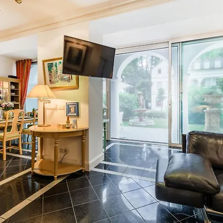 Bella Rosa Apartment