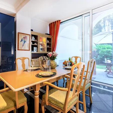 Bella Rosa Apartment
